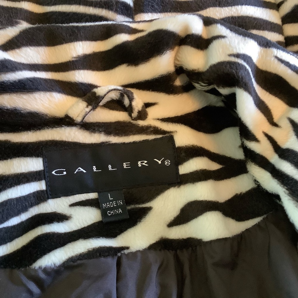 Gallery Zebra Print Long Coat Size Large - image 5